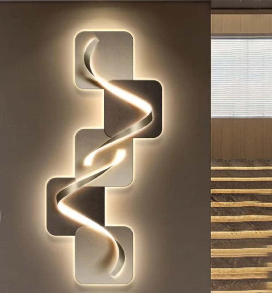 Luminaire allumé dans une entrée moderne
