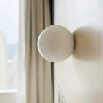 Applique murale ronde en verre blanc style Bauhaus minimaliste