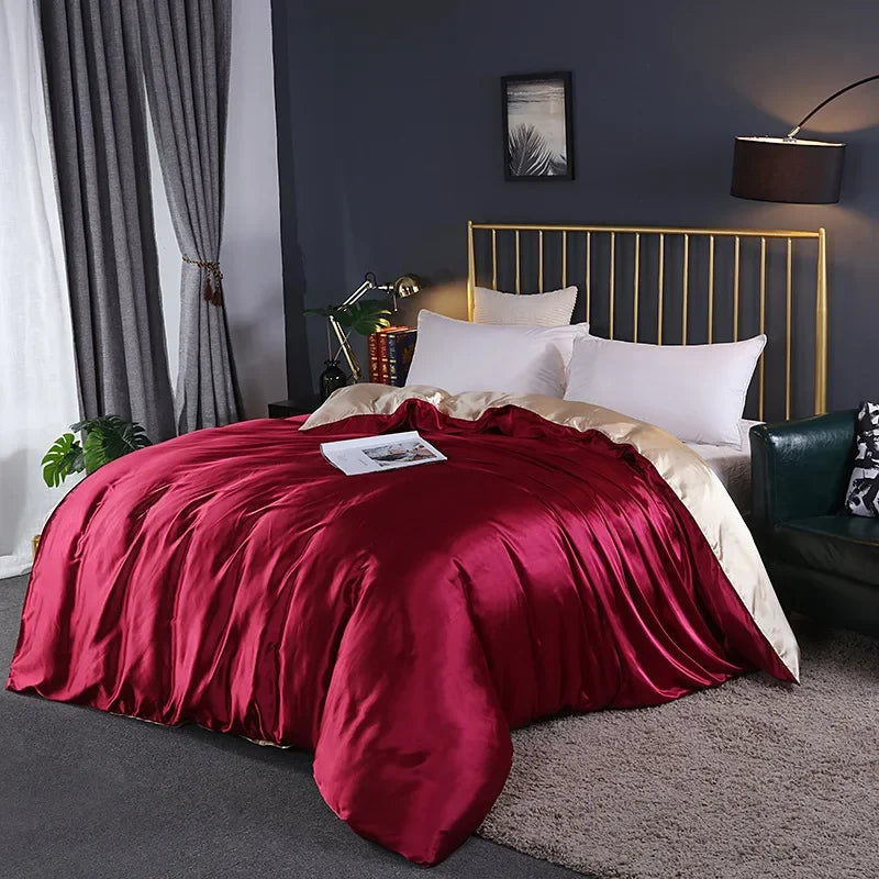 Détail de la texture douce et lisse de la housse de couette satin