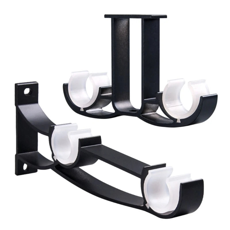 Support tringle rideau double en couleur ivoire installé sur une fenêtre