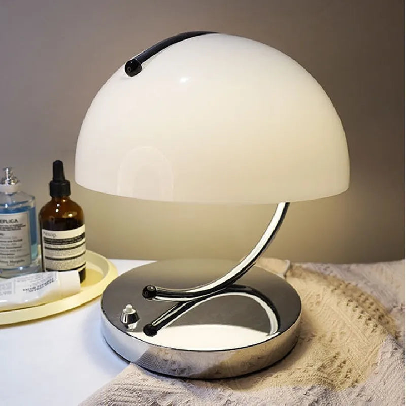 Lampe champignon rose vue de côté