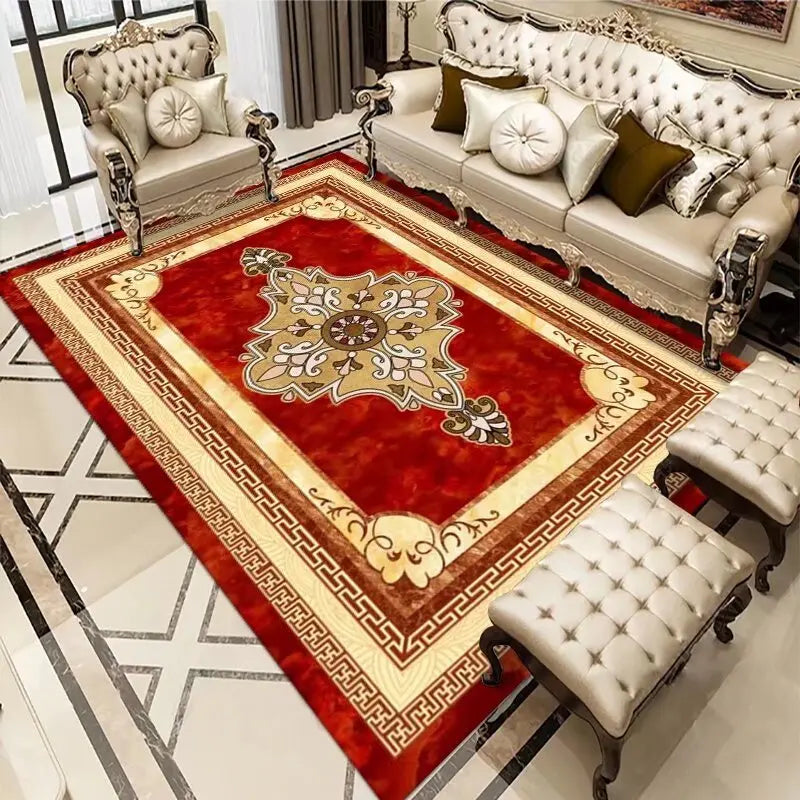 Un tapis de sol rouge orné de motifs floraux dorés sur un sol carrelé blanc, entouré de meubles de salon vintage en cuir beige.
