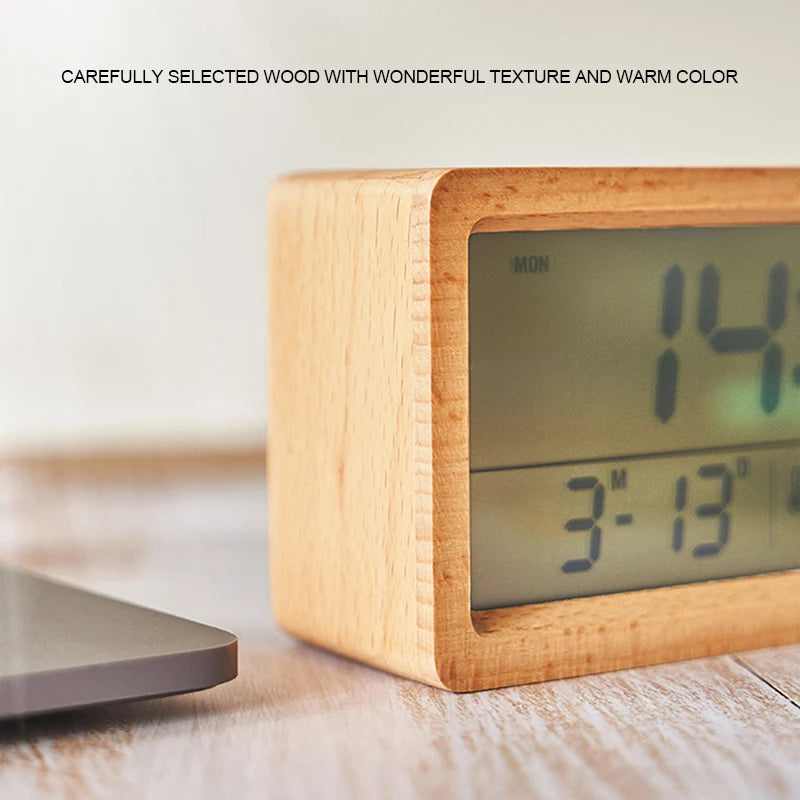 Vue de dessus de l'horloge en bois avec boutons tactiles