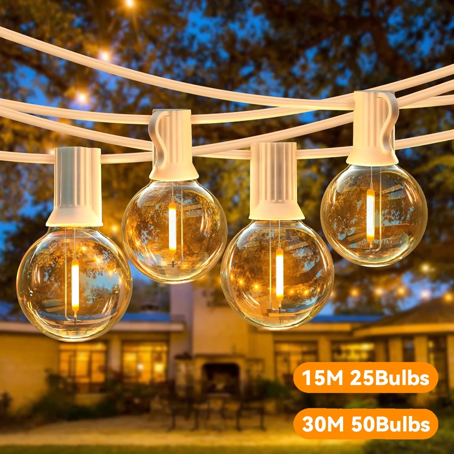 Guirlande lumineuse extérieure G40 blanc chaud 2200K suspendue dans un jardin