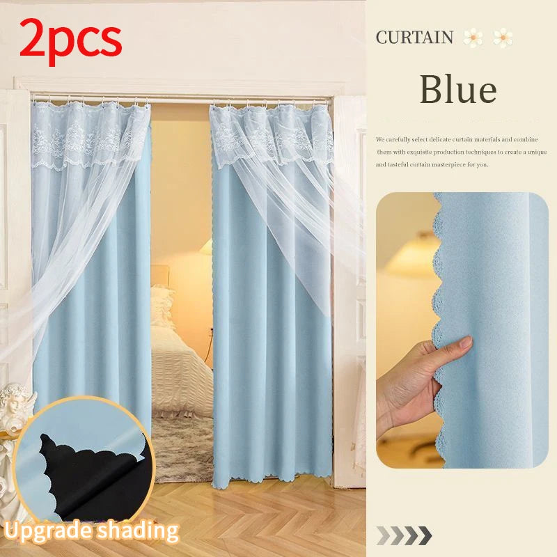 Image d'un rideau bleu ciel élégamment drapé comme traitement de fenêtre, avec une texture douce et un design contemporain, apportant chaleur et intimité à une pièce lumineuse et aérée.