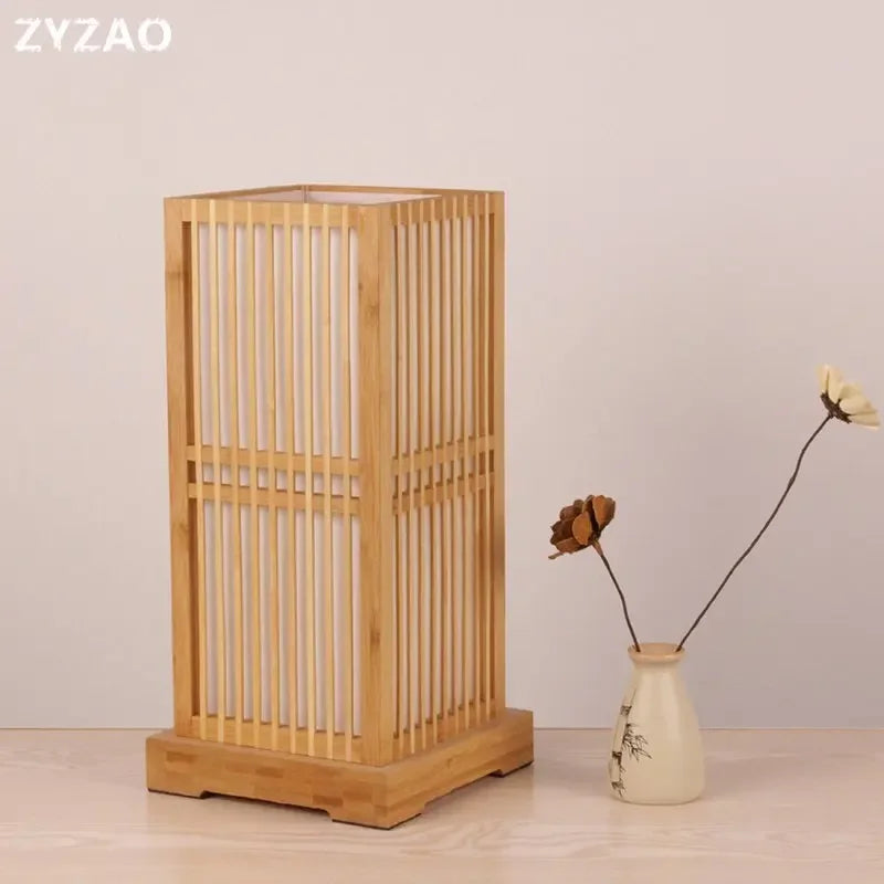 Lampe japonaise en bambou dans un salon zen