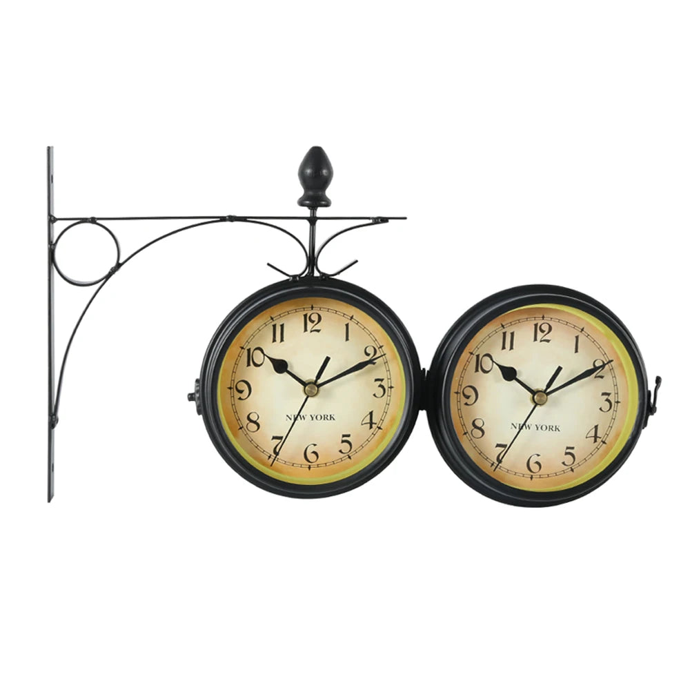 Détail du cadran de l'horloge double face
