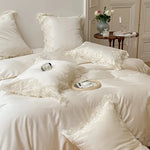 Drap plat blanc avec finitions élégantes