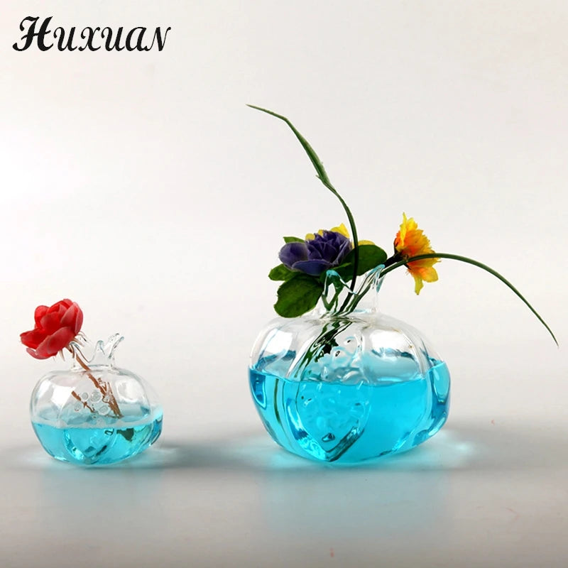 Vase grenade bourgogne en composition déco