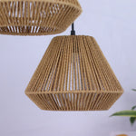 Détail du tissage artisanal de la lampe bohème
