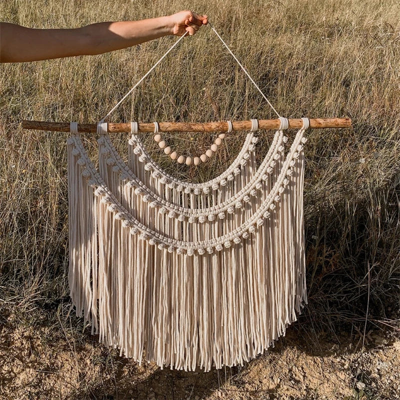 Détail du tissage main de la tenture en macramé coton