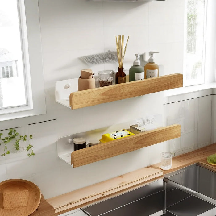 Étagère à épices murale en bois blanc sans perçage dans une cuisine moderne