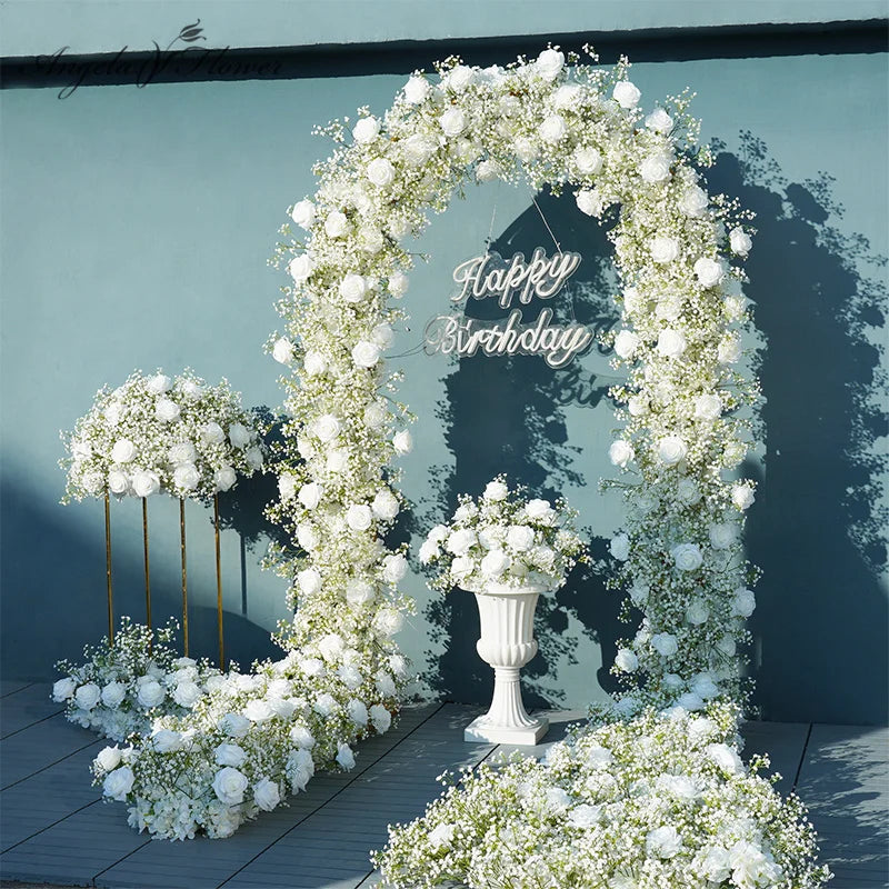 Décoration de table mariage avec roses blanches artificielles