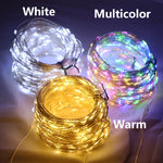Guirlande lumineuse utilisee pour decorer une terrasse lors d'une fete