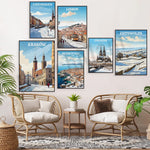 Cette collection d'affiches de voyage représente plusieurs destinations européennes, telles que Copenhague, Lisbonne, Cracovie, Dubrovnik et les Cotswolds, offrant une décoration murale inspirante et évocatrice pour un intérieur moderne et cosmopolite.