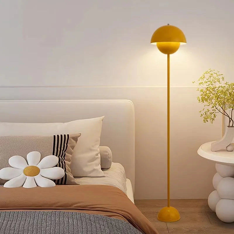 Lampe champignon allumée avec éclairage blanc chaud