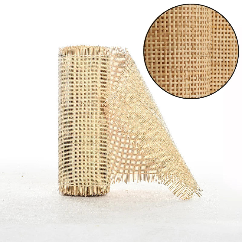 Toile de canne fixée sur cadre de lit en bois