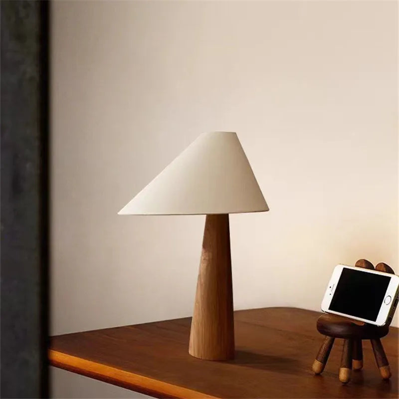 Comparaison des couleurs d'abat-jour noir et blanc pour le lampadaire