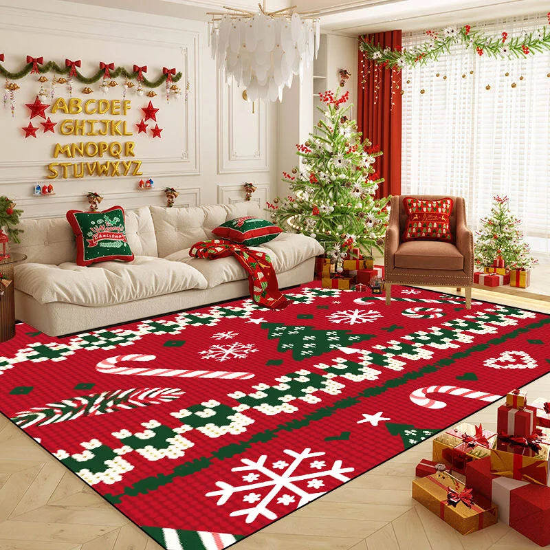 Un salon de Noël décoré avec un sapin, des boules, des guirlandes et un tapis aux motifs festifs.