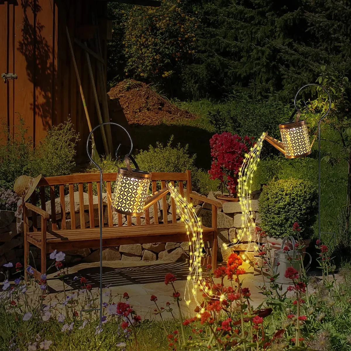 Arrosoir solaire Ombre Interieur sur une terrasse le soir