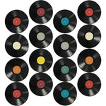 Disques muraux en vinyle PVC noir sur un mur de salon moderne
