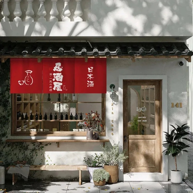 Rideau japonais moderne vert armée installé au plafond dans un restaurant