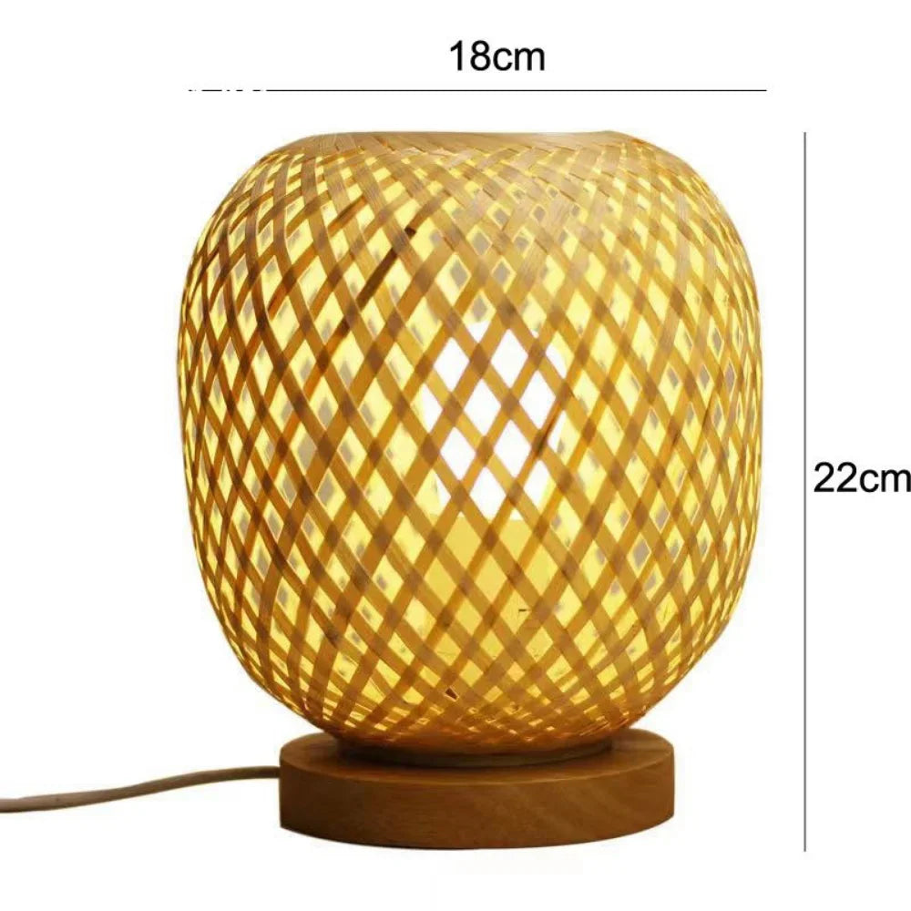 Lampe de chevet en bambou vue de côté