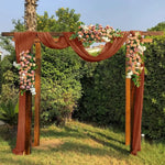 Plis délicats du rideau transparent pour décoration romantique
