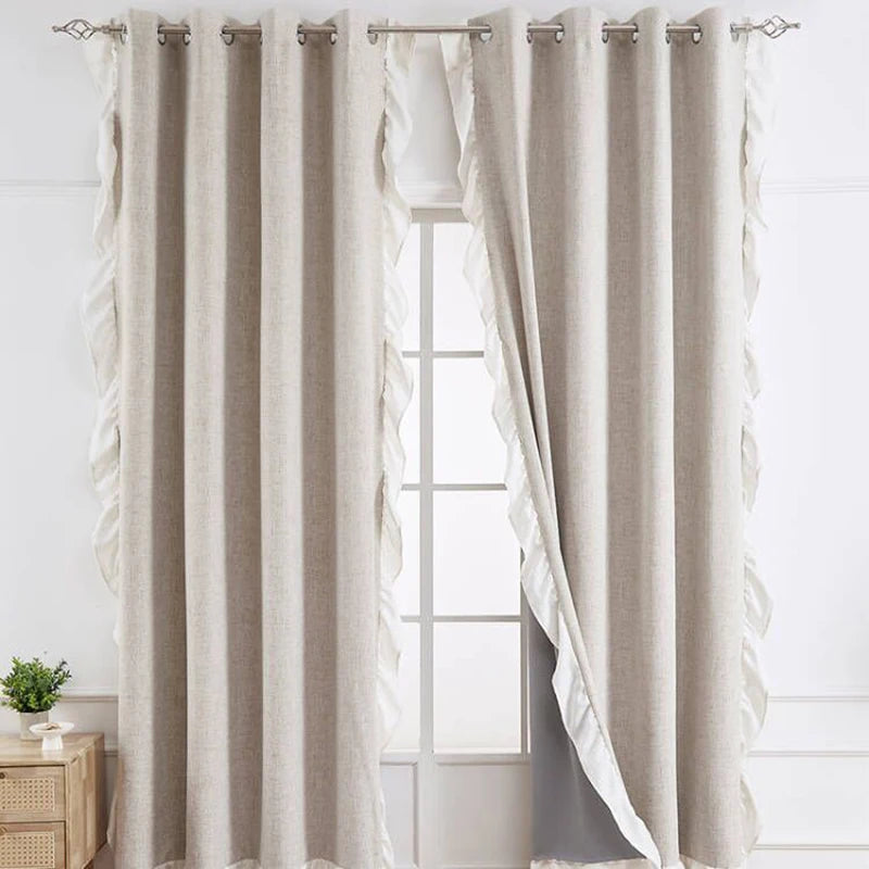 Paire de rideaux élégants avec volants pour embellir votre intérieur, offrant un style sophistiqué à votre salon ou chambre. Ajout décoratif parfait pour tamiser la lumière tout en apportant une touche raffinée à votre espace. Idéal pour ceux qui recherchent une décoration intérieure moderne et chic.