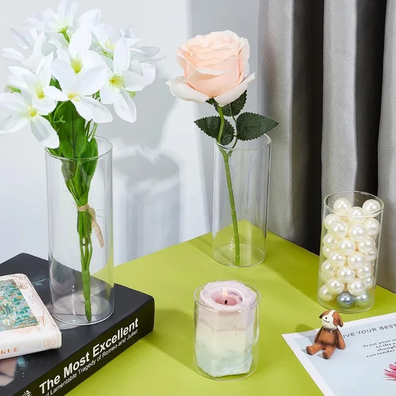 Vases cylindriques verre sur étagère design