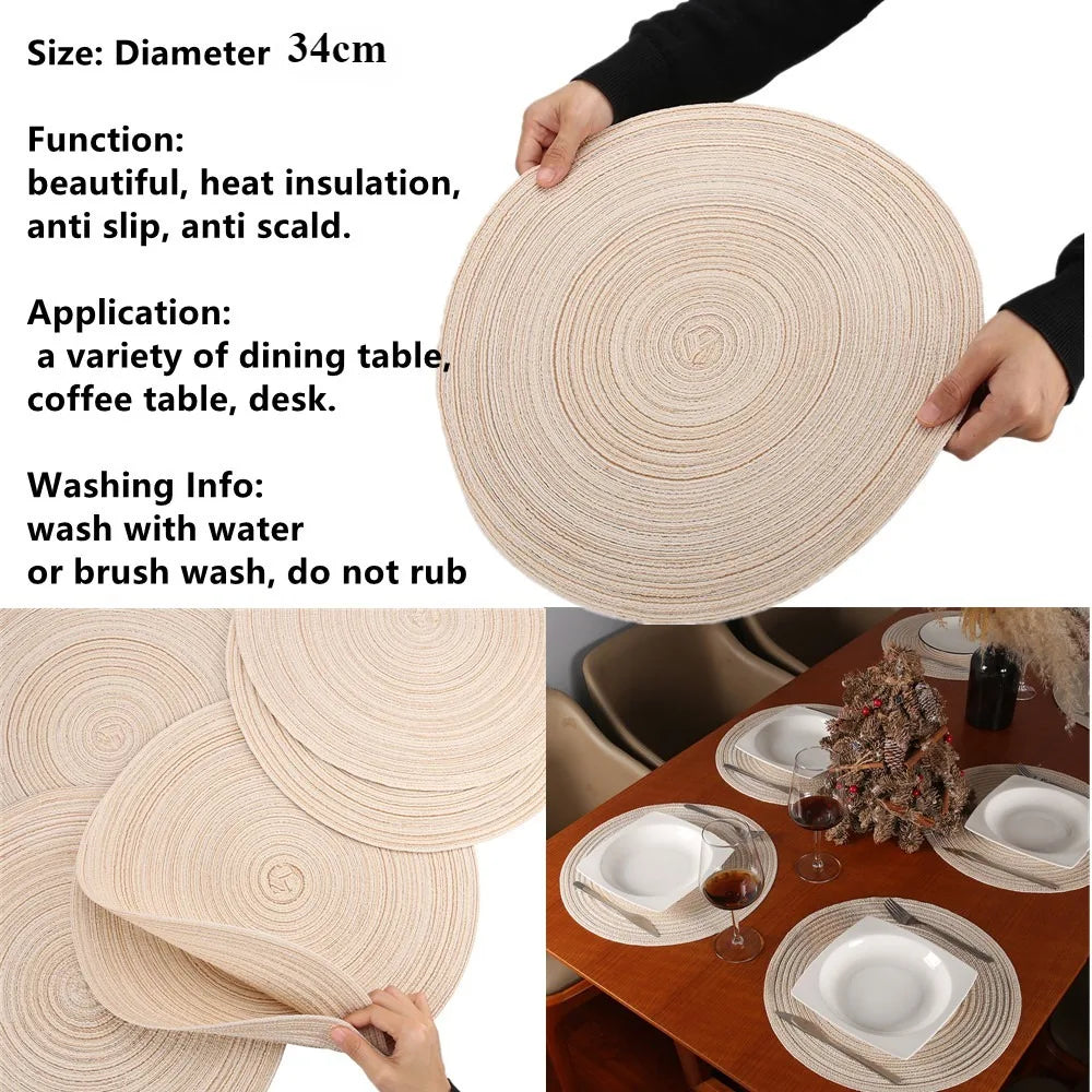 Set de table rond en tissu tressé brun protégeant une table à manger