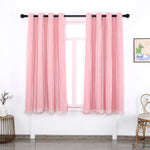 Rideaux roses élégants avec traitement de fenêtre et œillets métalliques, ajoutant une touche de couleur et un style contemporain à toute pièce, parfaits pour une décoration intérieure chic et moderne.