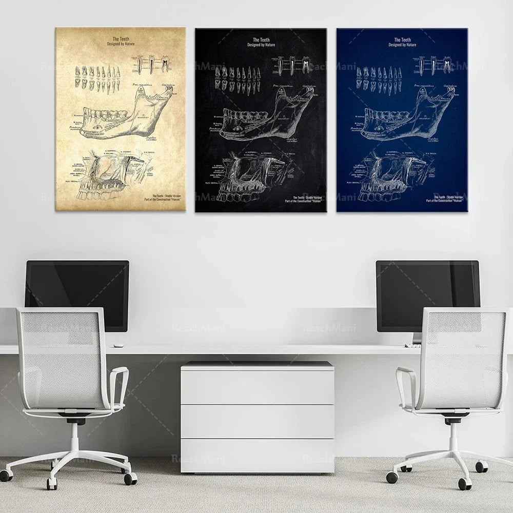 L'image représente trois affiches vintage sur le thème des dents, encadrées et suspendues au mur au-dessus d'un bureau avec deux chaises de bureau, une table et des écrans d'ordinateur, créant une atmosphère moderne et épurée.