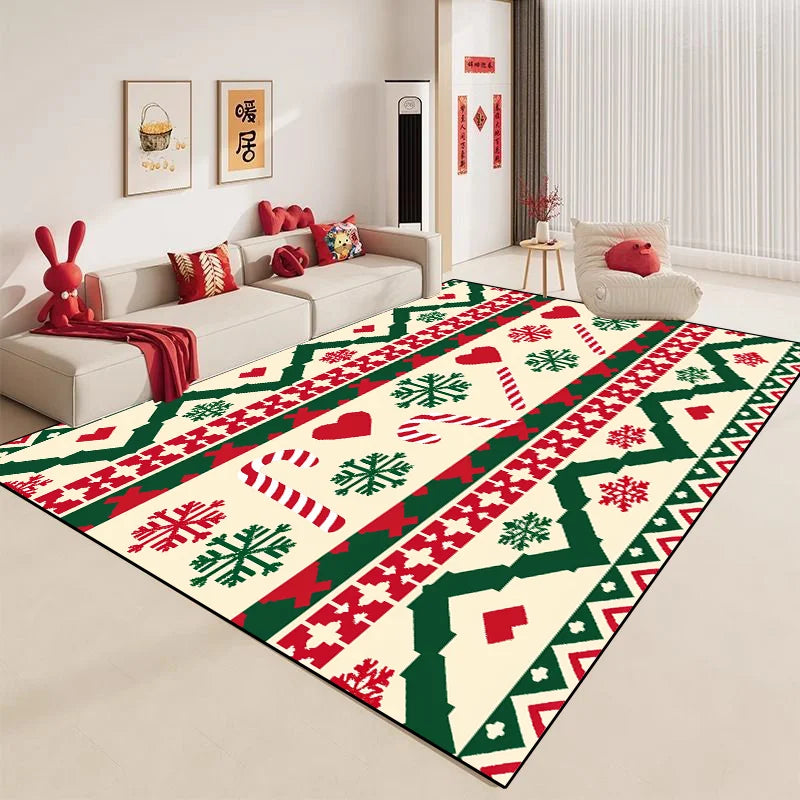 Un salon aux décorations de Noël joliment festives, avec un grand tapis en motifs géométriques rouges et verts.