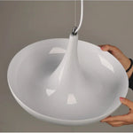 Suspension fleur design scandinave vue de côté