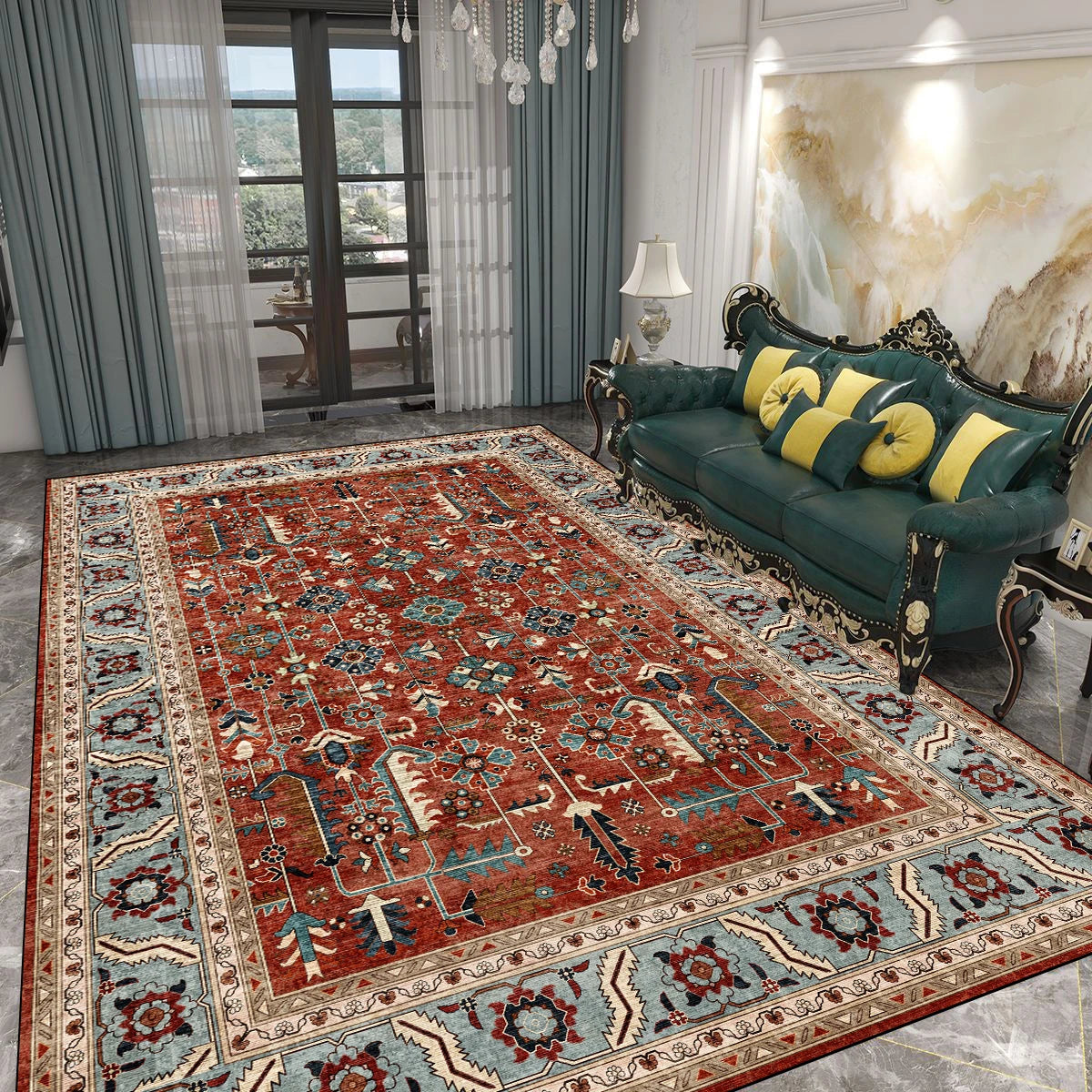 Ce tapis persan richement orné, aux motifs colorés et complexes, est le parfait complément du canapé de style vintage dans cette pièce élégante.