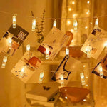 Guirlande lumineuse LED allumée en blanc chaud