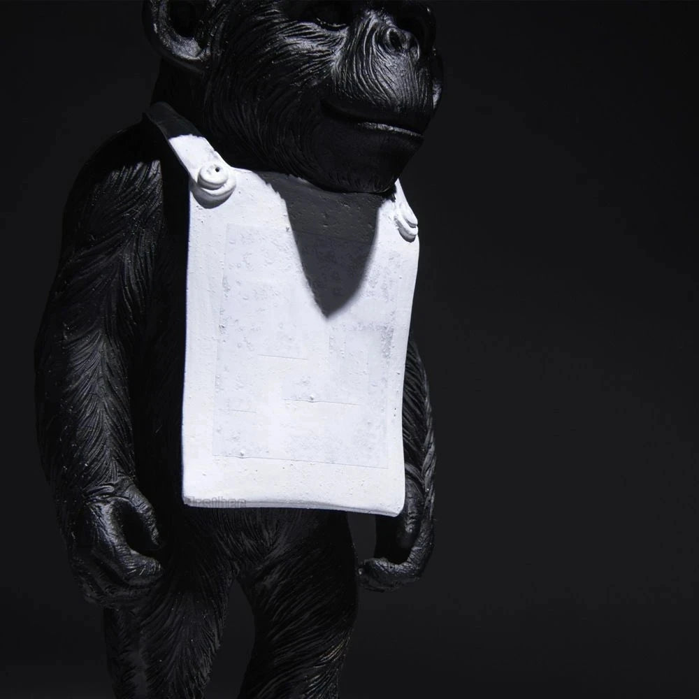 Sculpture gorille Banksy vue de profil - décoration contemporaine