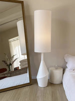 Détail du lampadaire LED style nordique