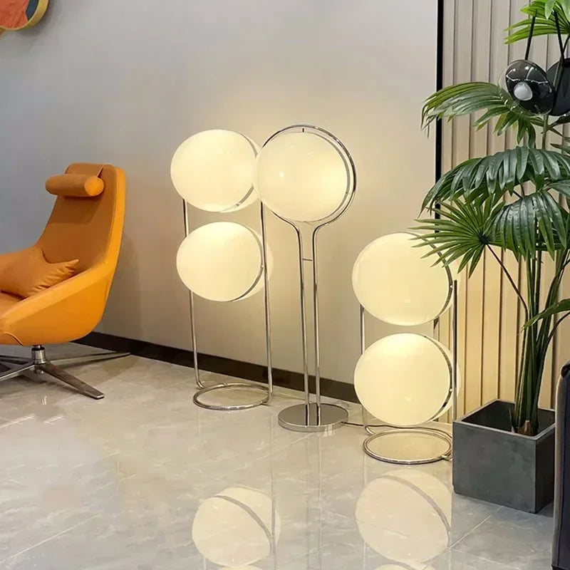 Lampadaire boule LED beige