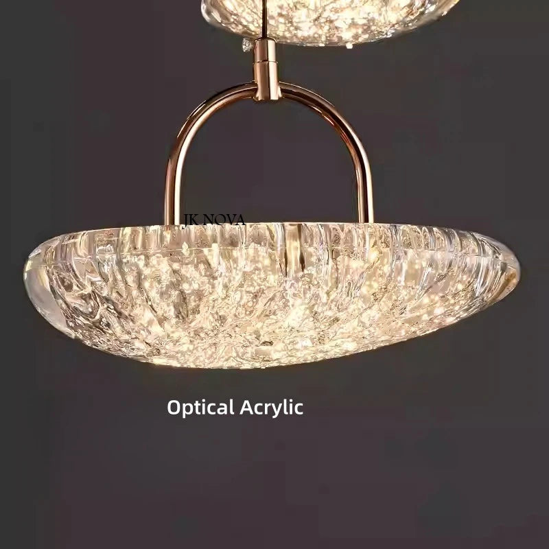 Lampe de chevet suspendue brune dans un intérieur contemporain