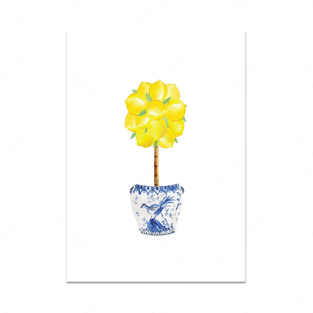 Une composition florale jaune et bleue dans un pot décoratif.