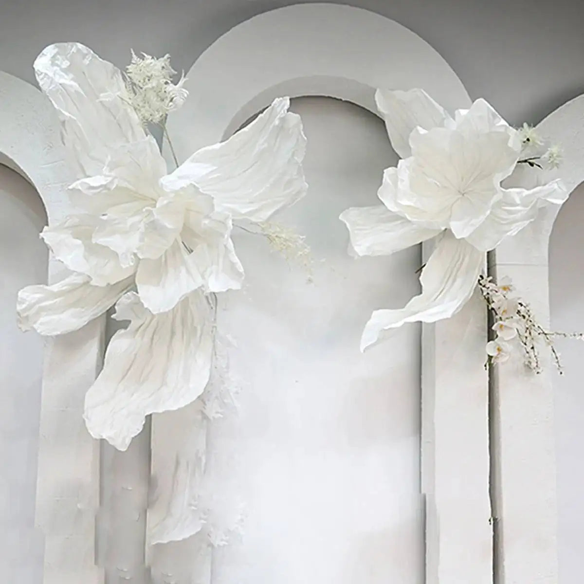 Grande fleur iris en papier blanc XXL décoration anniversaire