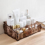 Boîte de rangement maquillage plastique blanc sur étagère de salle de bain
