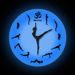 Horloge murale yoga salutation au soleil couleur multicolore