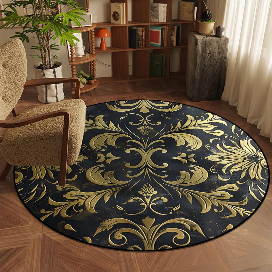Un superbe tapis rond orné de motifs floraux dorés sur un fond noir, apportant une touche de luxe et d'élégance à cette pièce moderne et chaleureuse.
