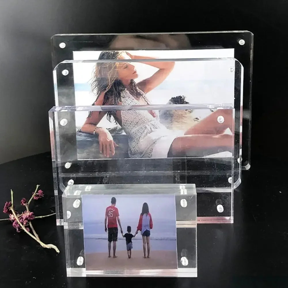 Cadre acrylique transparent avec aimants visibles aux coins