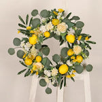 Couronne citron sur mur blanc décoration intérieure
