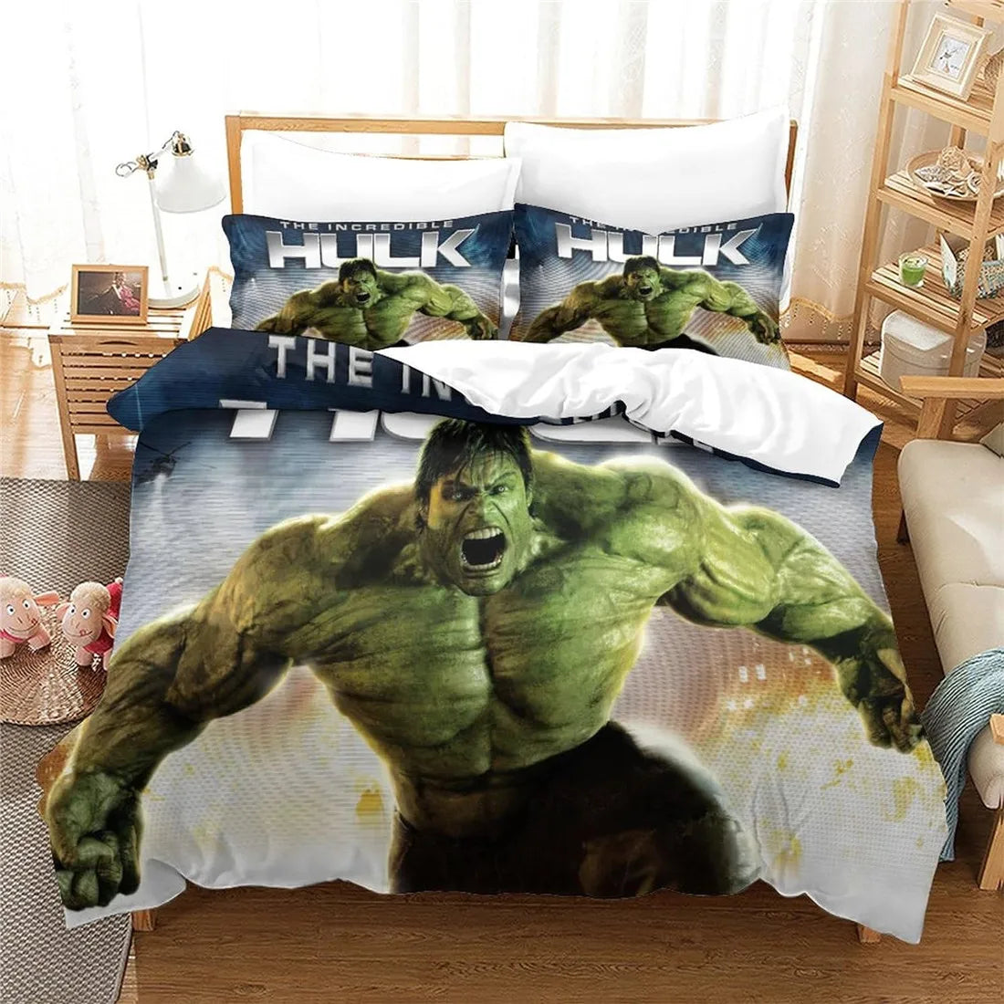 Housse de couette Hulk en microfibre bleue sur un lit simple