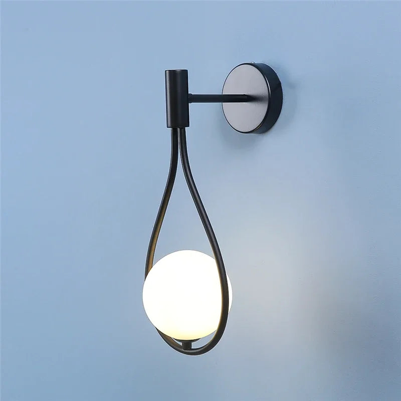 Applique murale boule verre blanc salon moderne